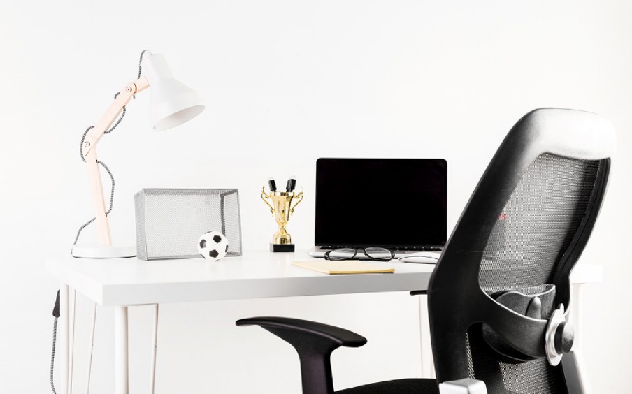 How to Create an Efficient Home Office Around a MacBook